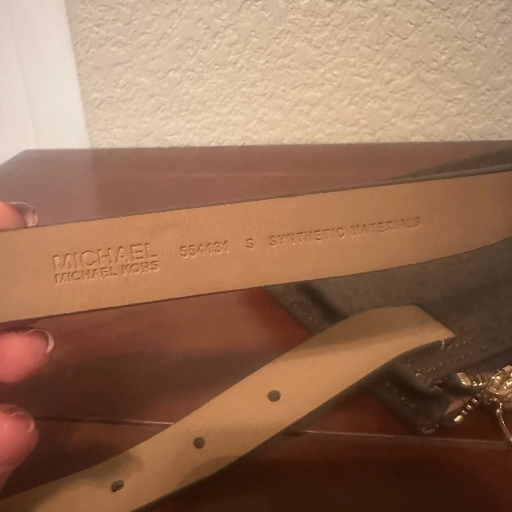 Two Michael Kors bags! One belt bag one crossbody. Black and tan - Picture 6 of 9